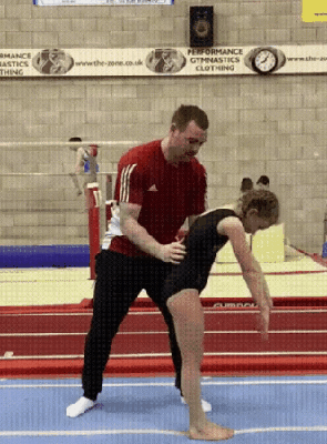 Тренер по гимнастике