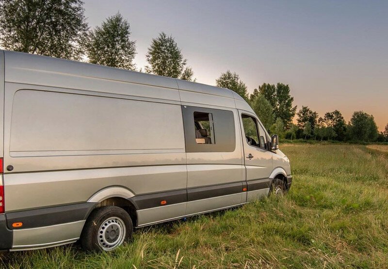 Mercedes-Benz Sprinter стал домом на колесах для небольшой семьи