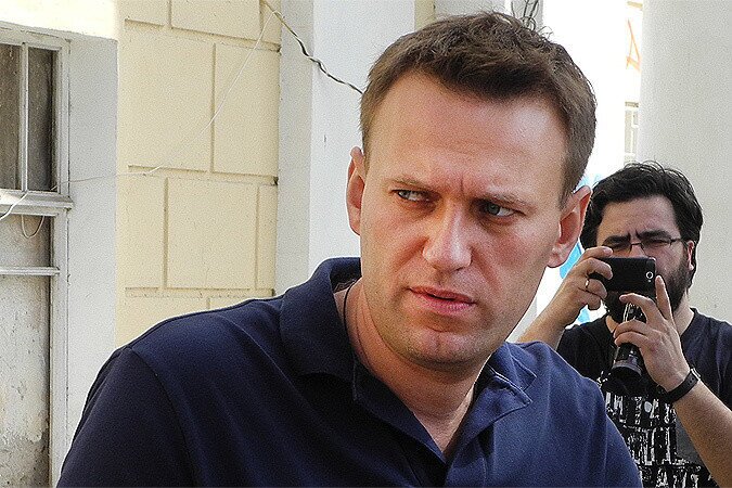 Алексея Навального задержали приставы