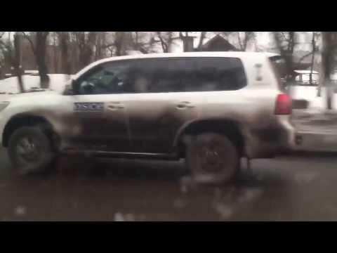Жители Донецка записали на видео «убегающую» из города миссию ОБСЕ