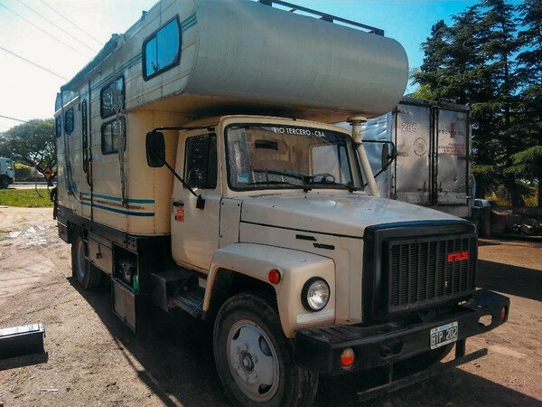 "Газон", переоборудованный в дом на колёсах