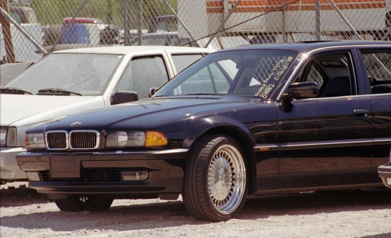 BMW, в котором был убит Тупак Шакур, выставлен на продажу