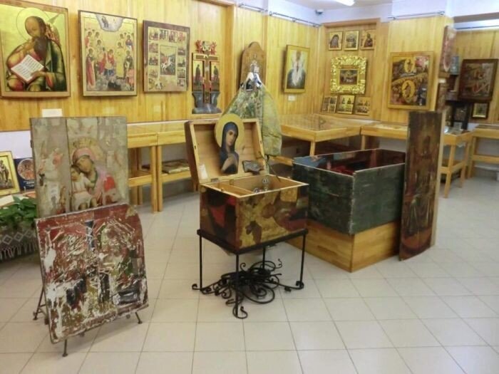 Ящики из икон в музее мэра Екатеринбурга