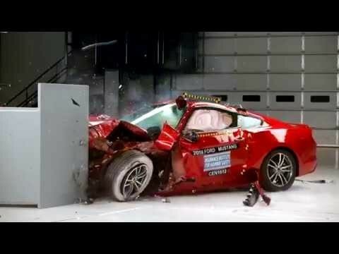 Полный провал. IIHS испытал безопасность Chevrolet Camaro и Ford Mustang