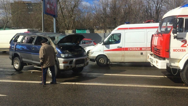 Авария дня. В Москве семь детей пострадали после ДТП