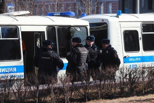 Несанкционированная акция в центре Москвы: десятки задержанных