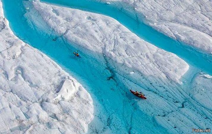 Ледник Петермана — самый большой плавающий ледник в северном полушарии, распо...