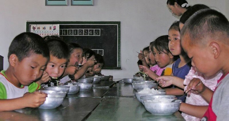 15 пугающих фотографий детей из Северной Кореи