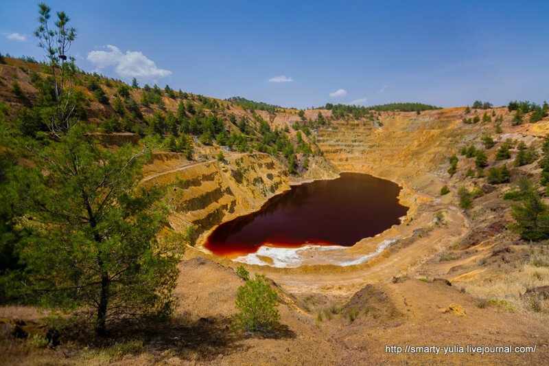 Кровавое озеро Кипра