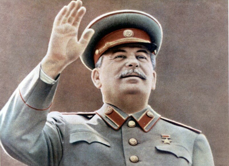Сталин вышел на первое место в списке самых великих людей человечества	
