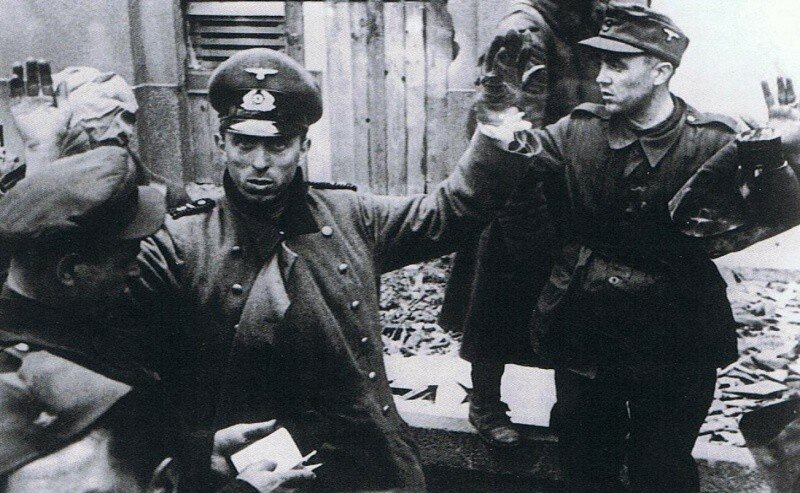 Фотографии: "Немцы сдаются в плен  апрель-май 1945"