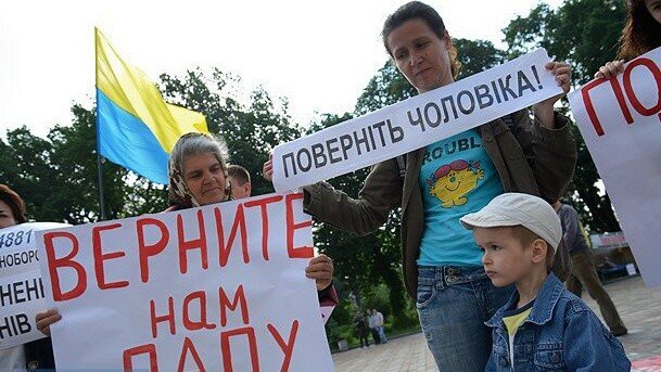 Украинцев призывают оборвать все родственные связи с Россией