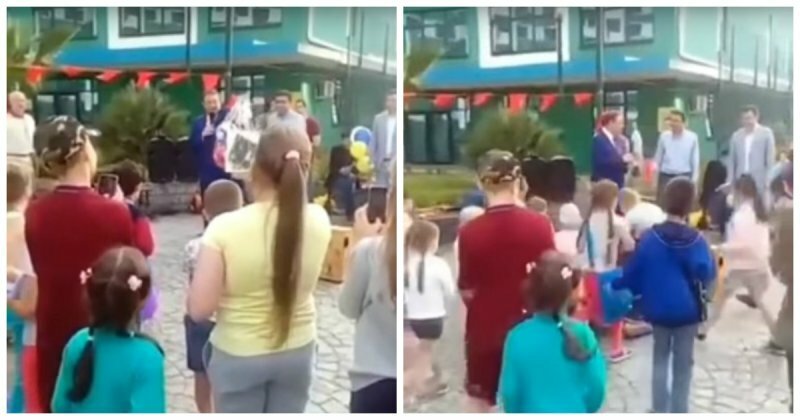 Выступая на празднике в Сочи, мэр города бросил подарки детям на землю
