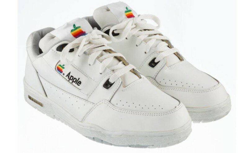 Кроссовки, выпущенные для сотрудников Apple в 90-х годах