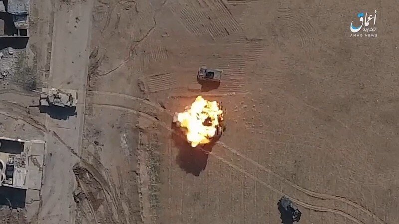Прямое попадания мины с дрона в Хаммер