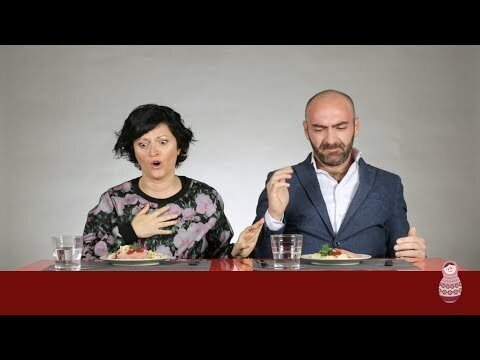 Итальянцы пробуют макароны по-русски