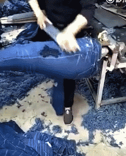 Коротко о том, как делают рваные джинсы