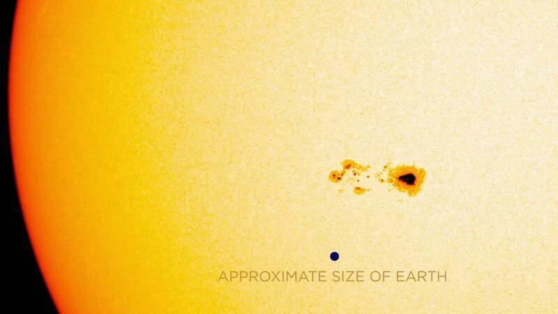 Ученые NASA обнаружили на Солнце гигантское пятно размером с Землю