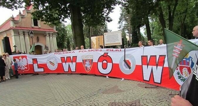 Польше нужно банкротство Украины для начала реституции