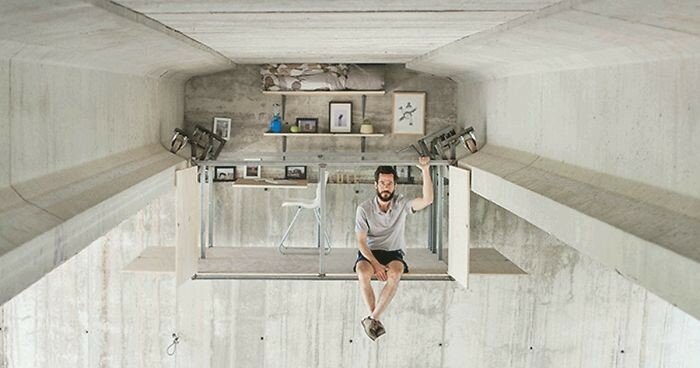 Испанский дизайнер умудрился построить секретную студию под одним из валенсийских мостов