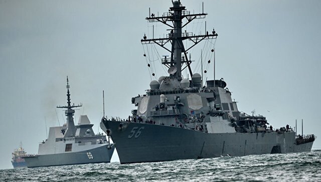 Почему эсминцы ВМС США идут на таран