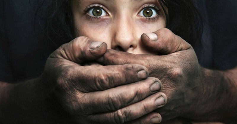 Трудолюбивый узбекский сантехник  изнасиловал  двух 11-летних девочек