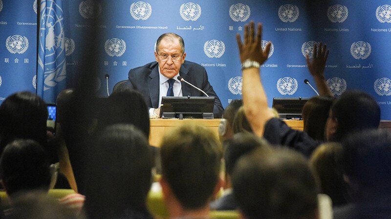 "Хоть вежливость не утратил!": Лавров ответил на слова Порошенко о миротворцах