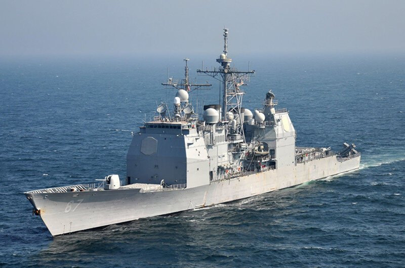 Американские моряки назвали свой крейсер тюрьмой, бесполезной против КНДР