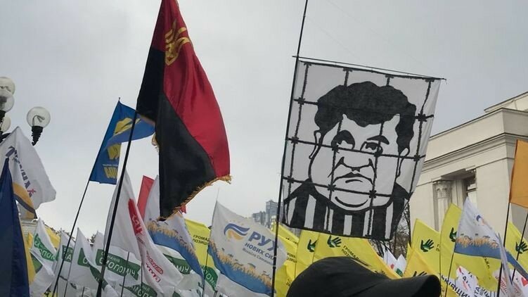 Ультиматумы беглого президента. Саакашвили вывел людей на протесты