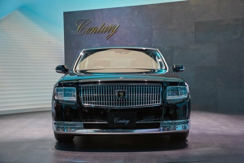 Новый флагманский Toyota Century показали на Токийском автосалоне