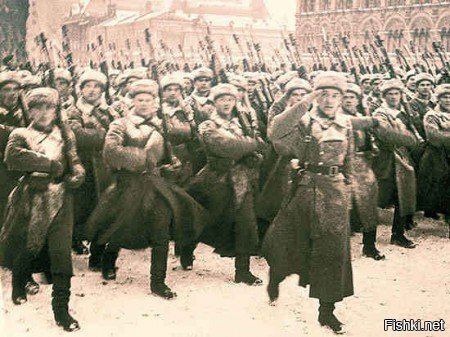 Параду 1941 года посвящается