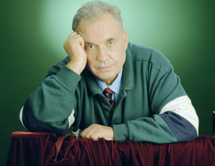 18 ноября всенародно любимому режиссёру  Эльдару Рязанову  исполнилось бы 90 лет