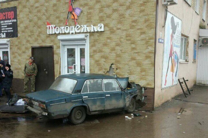 Жительницу Саратовской области переехал покойник за рулем