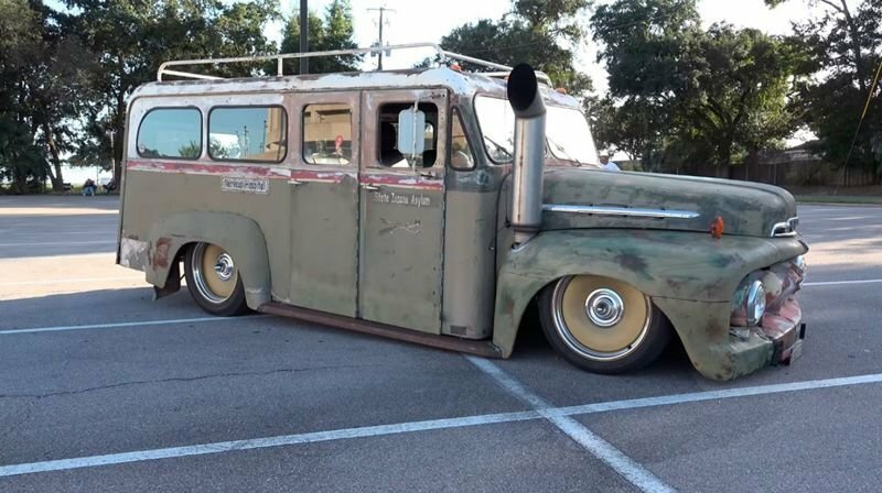 Забавный автобус Ford Stewart Wagon 1951 из Теннесси