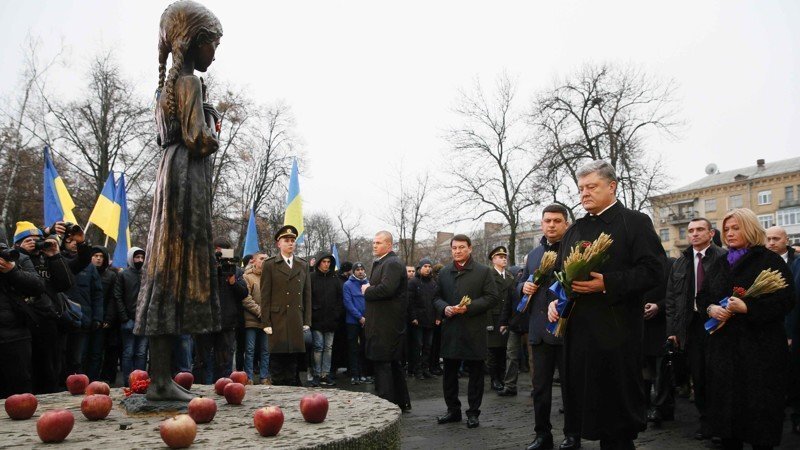 Порошенко ввел ответственность за непризнание Голодомора