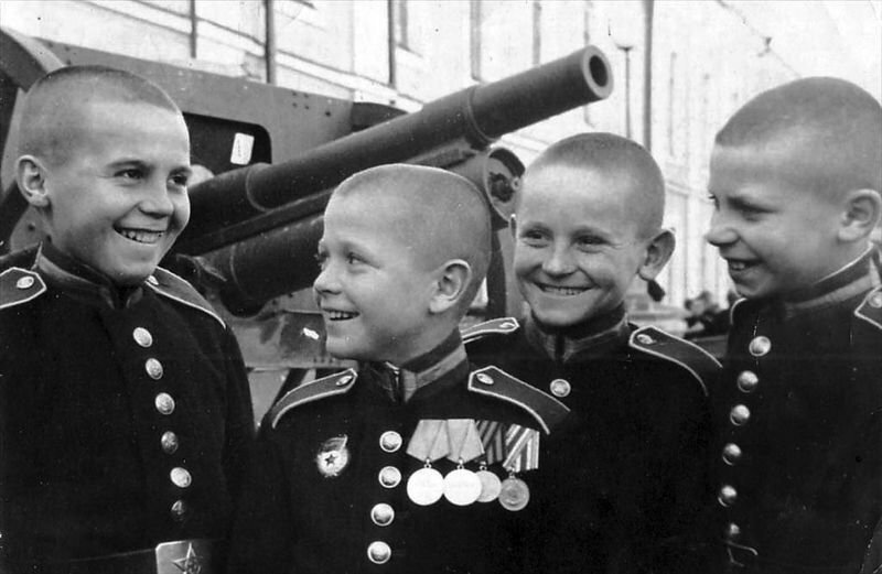 Зачем Сталин учредил Суворовские училища в 1943 году
