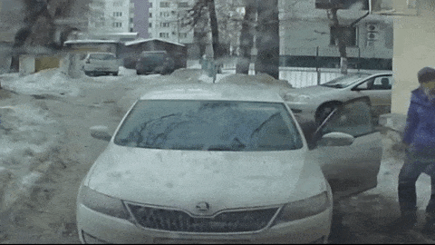 Не ставьте машины под крышами домов