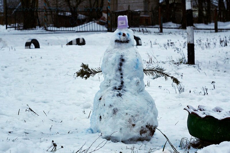 Я его слепила из того, что было: когда погода — не помеха новогоднему настроению