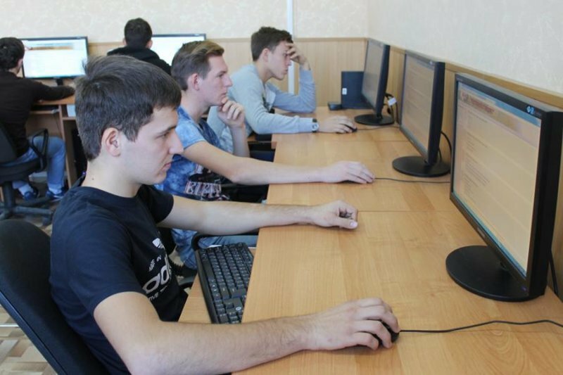 Кто такие кремлеботы и кремлетролли?