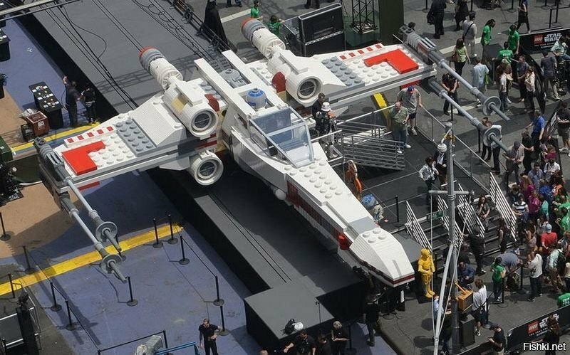 Самая крупная в мире модель LEGO демонстрируется на Таймс-сквер в Нью-Йорке