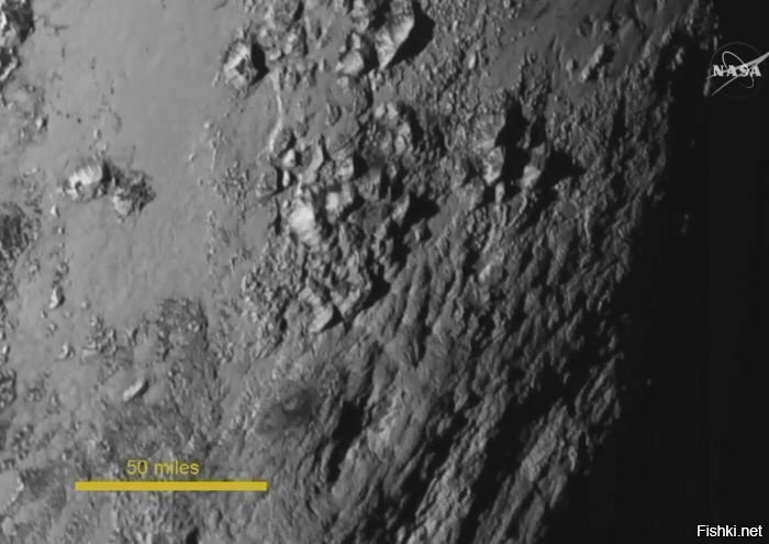 Первый снимок поверхности Плутона, сделанный крупным планом