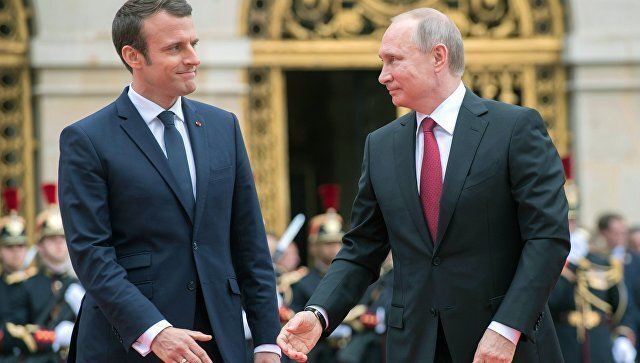 Путин укрепляет отношения с Францией