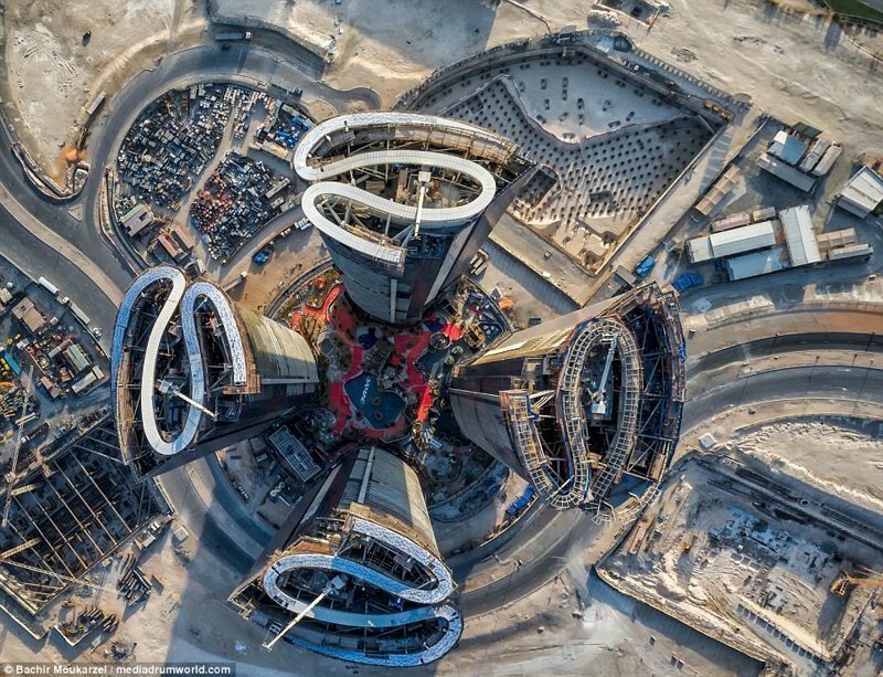 Небоскребы Дубая с высоты птичьего полета: потрясающие снимки с дрона