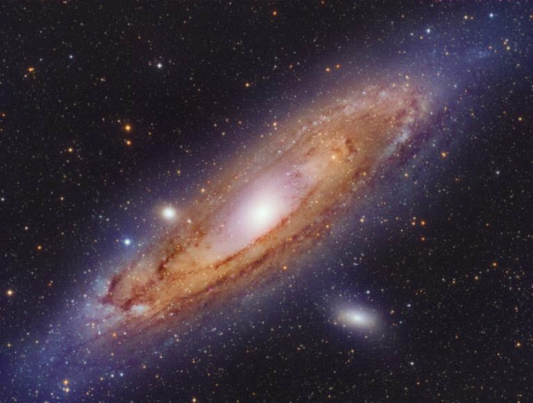 Галактика Андромеда - это таже масса Млечного Пути, обнаружили астрономы
