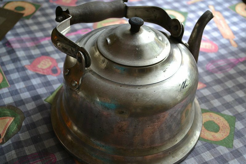 15 фантастических идей использования старого советского чайника