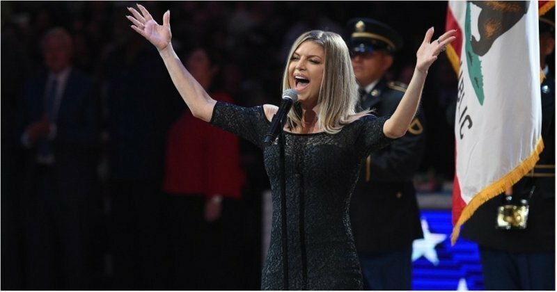Певица Ферги разозлила жителей США слишком вульгарным исполнением национального гимна