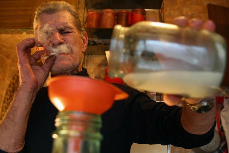 Как дед самогон прятал