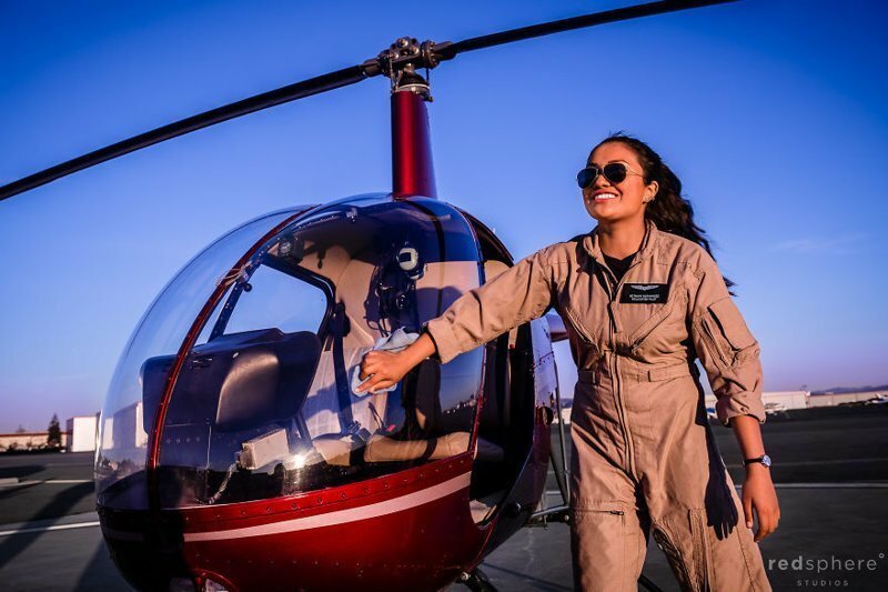 Мечты сбываются: 22-летняя девушка стала пилотом вертолета