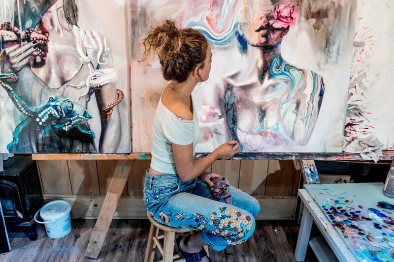 18-летняя Димитра Милан поразила мир своими картинами