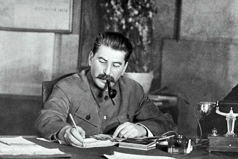 За что Сталин чиновника расстрелял